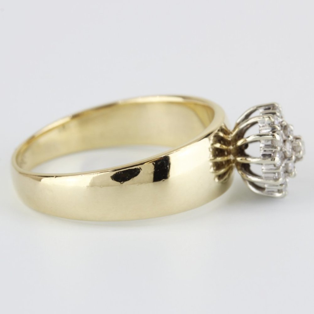 10k Gold Round Diamond Cluster Ring - Picture 4 of 6
